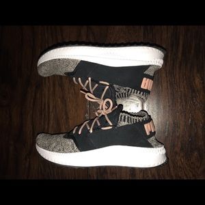 Puma Tennis shoes